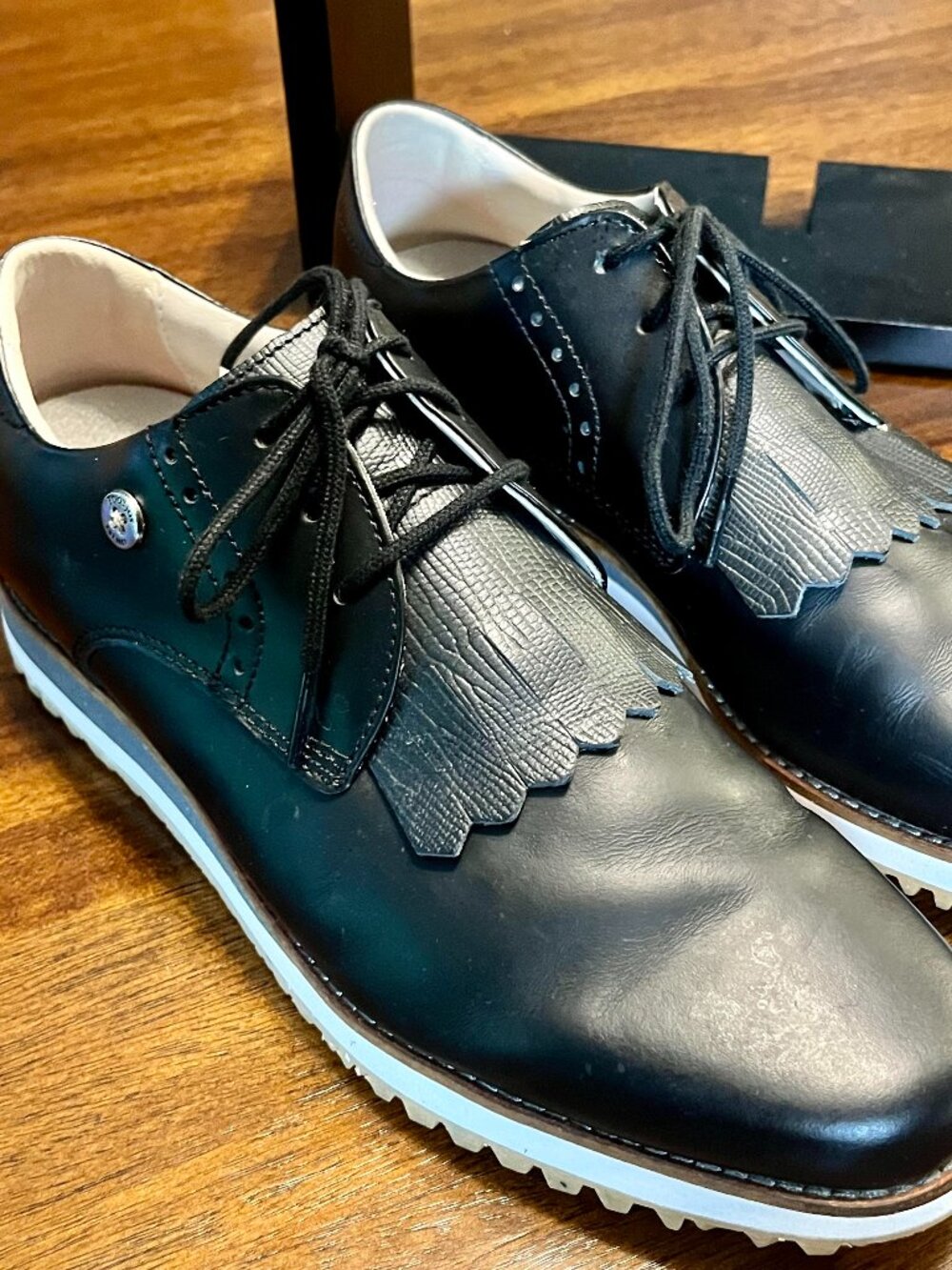 Size 8.5 Black Leather FootJoy Sport Retro Spikeless Speckled Bottom Golf Shoes
